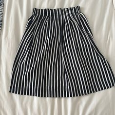 Navy Blue And White Stripped Midi Skirt Nwt Size 00 Summer High Waist Striped Skirt, High Waist Striped Summer Skirt, Chic Striped Summer Skirt, Chic Vertical Stripes Midi Skirt, Summer Striped Lined Skort, Chic Summer Skirt With Vertical Stripes, High Waist Striped Skirt For Summer, Striped Lined Skort For Summer, Striped Pleated Skirt Bottoms For Summer