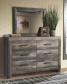 Wynnlow Dresser and Mirror B440B1 Master Bed Cases By ashley - sofafair.com King Poster Bed, Grey Dresser, Dresser And Mirror, Bedroom Furniture Ideas, Six Drawer Dresser, Queen Panel Beds, Furniture Cabinet, Bedroom Sets Queen, Bedroom Panel