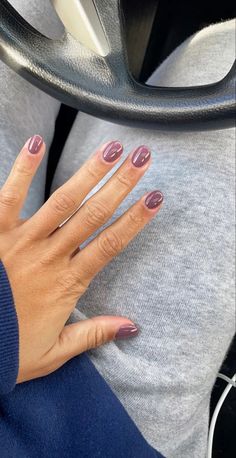 Darker Neutral Nails, Spring To Fall Nails, Dip Powder Nails Natural Nail, Nails Transition Summer To Fall, Fall Dark Nail Colors, Basic Fall Nails Short, Short Medium Square Nails, Simple Feminine Nails, Short Nails Ideas Chrome