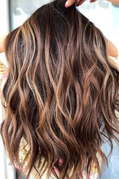 Summer Balayage For Brunettes, 50 Hottest Balayage Hair, Going From Highlights To Brown, Honey Blonde And Brown Balayage, Chocolate Brown And Caramel Balayage, Red Brown With Blonde Balayage, Balayage Colour Ideas, Hair Color Ideas For Brunettes Mid Length, Brown Hair Blonde Balayage Highlights