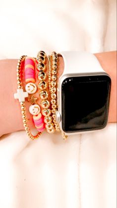 preppy bracelets and apple watch Preppy Brackets, Bracelets And Apple Watch, Preppy Apple Watch, Preppy Jewlery, Jewelry Preppy, Preppy Pictures