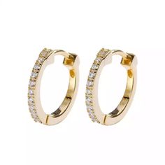 Minimalist, dainty hoop earrings, high quality Sterling Silver, 18k Gold plated, CZ Diamonds. Very Elegant, Classy, Trendy and Unique stud earrings. Perfect for Birthday, anniversary and graduation gift choice for mother, sister and friend. Description: High Quality S925 Sterling Silver, 18K Gold Plated, White CZ Diamonds, Inner Diameter 9.5mm, weight is 1.45g. I only offer high quality items and doing my best to keep the prices as affordable as possible for everyone. I love jewelry and fashion and really enjoy making other people happy, so am working really hard to offer a high-quality jewelry with affordable price since high quality jewelry are very expensive. All items are made with love and will be packaged with care to insure safe delivery. Talia Local Jewelry, Ear Cuffs, Sustainable Jewelry, Huggie Hoop Earrings, Cz Diamond, Elegant Earrings, Minimalist Earrings, Gold Gold, Unique Earrings