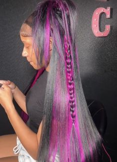 Quick Weave Hairstyles With Color, Slick Braid, Black Hair 90s, Red Weave Hairstyles, Lace Wigs Styles, Claw Clip Hairstyle, Clip Hairstyle, Wild Hair Color, High Fashion Hair