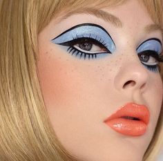 Mod Makeup, Editorial Make-up, 1960s Makeup, Eyeshadow Blue, Vintage Makeup Looks, Haus Laboratories, 60s Makeup, Retro Makeup