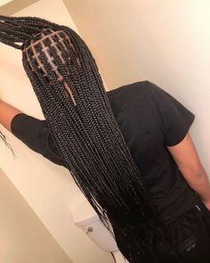 Knotless Box Braids 1b/27, Smedium Knotless Braid Parting, Knotless Box Braids Small Medium, Bra Length Knotless Braids, Small Long Knotless Braids, Small Knotless Box Braids With Curls, Long Small Knotless Braids, Small Knotless Box Braids Long, Med Knotless Braids