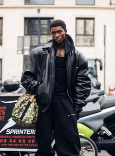 Paris Street Style Men, Street Style Leather Jacket, Alton Mason, Leather Jacket Street Style, 2023 Street Style, Winter Outfits Street Style, Mens Fashion Week Street Style, Paris Fashion Week Men, Men Fashion Week