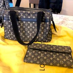 Great Condition Louis Vuitton Handbag And Wallet. One Of A Kind. Great Christmas Gift! Louis Vuitton Favorite Mm, Louis Vuitton Alma Pm, Louis Vuitton Multicolor, Louis Vuitton Favorite, Louis Vuitton Pochette Metis, Neverfull Mm Monogram, Louis Vuitton Limited Edition, Louis Vuitton Empreinte, Louis Vuitton Purse