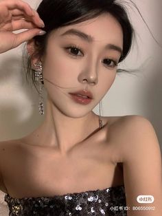 Korean Formal Fashion, 00 Makeup, Korean Makeup Trends, Warm Tone Makeup, Interview Makeup, Pop Makeup, Makeup Life Hacks, Bold Makeup Looks