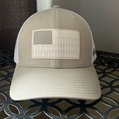 Tree American Flag Hat New White Flat Brim Hat, One Size Fits Most, White Flat Brim Hat One Size Fits Most, White Flat Brim Trucker Hat For Spring, White Snapback Hat With Short Brim, White Trucker Hat With Flat Bill For Spring, White Flat Bill Trucker Hat For Spring, White Adjustable Short-brimmed Snapback Hat, College Hats, Columbia Hat