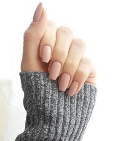 Dit is de mooiste nagelvorm voor jouw handen | ELLE België #nails #nailart #beauty #ELLEbelgie Nail Art Wedding, Neutral Nails, Classy Nails, Short Acrylic Nails, Nail Shapes, Best Acrylic Nails