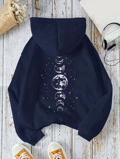 Moon Hoodie Design, Cute Hoodies For Women, Hoodie Print Ideas, Ladies Hoodies, Tomboy Stil, Moon Hoodie, Star Clothing, Hoodies For Women, Crop Top Hoodie