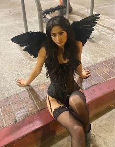 Black Angel Costume, Black Dress Halloween, All Black Halloween Costume, Dark Angel Costume, Black Dress Halloween Costume, Stylish Black Dress, Angel Halloween Costumes, Fashion Costume Halloween, Black Halloween Costumes