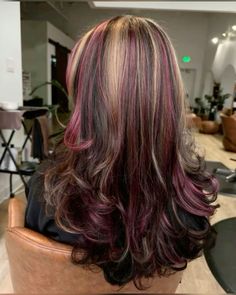 Red Hair With Blonde And Pink Highlights, Hair Dye Colors For Pale Skin, Cool Hair Dye Ideas Curly Hair, Neapolitan Curly Hair, Purple Highlights Straight Hair, Dark Blonde Hair With Purple Highlights, Plum And Blonde Hair, Neapolitan Hair Curly, Purple Curly Hair Highlights