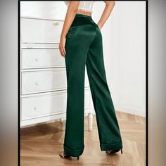 D&M High Waist Satin Flare Leg Pants Green Size Small (4) New With Tags Dint Fit. Green Full-length Bottoms For Night Out, Green Straight Pants For Night Out, Elegant Green Long Pants, Green Trousers For Night Out, Pants Green, Flare Leg Pants, Leg Pants, Pant Jumpsuit, High Waist