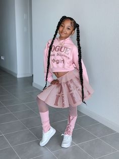 birthday outfits black Aziyahzaliyah Outfits, Kid Girl Hairstyles, Cute Birthday Outfits Black Women, Birthday Outfits Black, 19th Birthday Outfit, Skirt And Sweater, 21st Birthday Outfits, Colorful Clothes, Girl Shirts