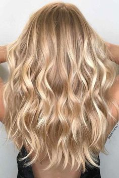 Champagne Blonde Warm Blonde Hair, Hair Color Pictures, Long Blonde Wig, Neutral Blonde, Blonde Waves, Champagne Blonde, Blonde Hair Inspiration, Blonde Hair Shades, Blonde Hair Looks