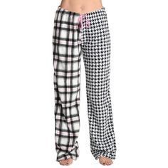 THE PAJAMA PANTS TO KEEP YOU WINNING EVERY NIGHT Oh So Comfy Looking for that pair of womens pajama pants that takes coziness to the next level? Then you need to slip on Just Loves pjs! These pants will be the highlight of your day with their plush fleece fabric that feels simply sensational on the skin. Unlike other sleeping pants, the fleece is heavy enough to keep you comfy all through the night but is still breathable to prevent you from sweating out a pool. So you can kiss uncomfortable tos Womens Pajama Pants, Plush Pajama Pants, Flannel Pj Pants, Buffalo Plaid Pajamas, Pajama Bottoms Womens, Fleece Patterns, Cute Pjs, Plaid Pajama Pants, Cute Sleepwear