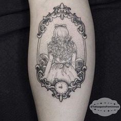 Frame Tattoo, Alice And Wonderland Tattoos, Backpiece Tattoo, Framed Tattoo, Wonderland Tattoo, Tattoo Zeichnungen, Omerta Tattoo, Best Tattoos For Women, Home Tattoo