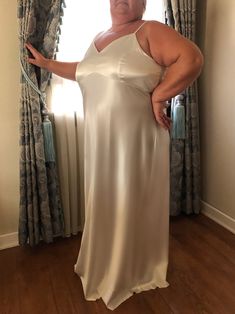 Plus Size Ivory Maxi Silk Satin Dresscream Extra Full Length - Etsy Turkey Simple Silk Dress, Dream Dates, Silk Satin Dress, Satin Dress Long, Bias Cut Dress, Capes For Women, Dress Cream, Dresses Xxl, Shiny Clothes