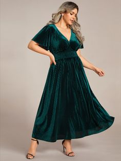 Make a glamorous impression at fall weddings with our Plus Size A-line V-Neck Short Sleeve Pleated Velvet Dress. The V-neckline and A-line silhouette create a flattering and feminine look, while the pleated velvet fabric lends a touch of sophistication. Perfect for formal events, this dress is ideal for wedding guests who want to make a statement. Step into the spotlight and exude confidence and grace in this stunning velvet dress. Green Wedding Guest Dresses, Midi Wedding Guest Dress, Stunning Wedding Guest Dresses, Summer Evening Dress, Purple Evening Dress, Winter Wedding Guest Dress, Velvet Evening Dress, Formal Wedding Guest Dress, Green Evening Dress