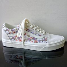 Vans Women's Old Skool Suede / Canvas Sneaker In Adorable Vintage Floral / Marshmallow ~ It Includes Sturdy Suede And Canvas Uppers, Reinforced Toe Caps, Supportive Padded Collars, And Signature Rubber Waffle Outsoles :) Retail: $80 Style: Unisex Condition: Brand New With Original Shoe Box Print: Every Pair Of Shoes Floral Pattern Might Be Slightly Different Compare To Photos Women's Size: 6 White Fabric Sneakers For Spring, Floral Marshmallow, Vans For Women, Box Print, Cute Nike Shoes, Cute Nikes, Floral Color, Dream Shoes, Canvas Sneakers