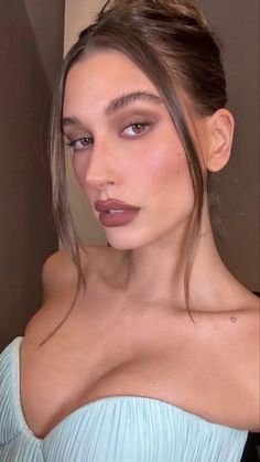 Hailey Bieber Makeup, Classic Makeup Looks, Guest Hair, Edgy Makeup, Glowy Makeup, Kiss Makeup