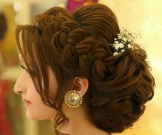 #fashion #fashionista #fashionable #fashiongoals #fashionnova #fashioninspiration #fashionideas #hairgoals #hairstylesforlonghair #hairstyletutorial #hairstyleinspiration #hairstylesforthinhairlong #hairbunstyle #hairbuns #hairbuntutorial #weddings #weddingdress #hairaccessoriesheadbands #braidedhairstylesforblackwomen #braidgoals #braidperfection #hairdo  #braidsforblackwomen #aesthetic Barat Hairstyles, Hairdo Engagement, Marriage Hairstyles, Bun For Wedding, Eid Poses, Saree Hairstyle, Engagement Hairstyle, Stylish Bun