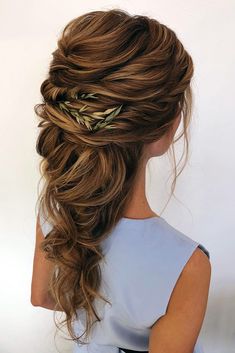 wedding hair half up greek swept cascading on long hair oksana_sergeeva_stilist via instagram Hair Half Up, Hairdo Wedding, Elegant Wedding Hair, Wedding Hair Inspiration, Wedding Hair Down, Creative Hairstyles, Wedding Hairstyles For Long Hair, Half Up Hair