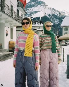 #BEAUTY ,#REALATIONSHIPS #Fashion #Outfits #Winter Outfits #Animals Ski Lodge Outfit, Cute Ski Outfits, Ski Fashion Womens, Ski Fits, Ski Chic, Apres Ski Outfits, Apres Ski Style, Autumn Street, Apres Ski Party