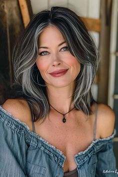 Unlock Your Style: Versatile Grey Hair Color Ideas Gray Blending For Black Hair, Naturally Grey Hair, Inspo Hairstyles, Grey Blending, Pepper Hair, Fabulous Women, Grey Hair Transformation, Salt And Pepper Hair