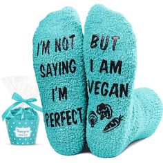 VEGAN GIFTSThese fuzzy green vegan socks feature a funny saying "I'M NOT SAYING I'M PERFECT BUT I AM VEGAN" printed on the soles. They are fun and sassy, making them heartwarming gifts for vegan.VEGETARIAN GIFTSOur plant socks are suitable for all those who pursue a healthy lifestyle and are committed to being vegetarians, animal liberation activists, environmentalists, and more. You can choose to give them as a thoughtful surprise during Christmas.CUTE CUPCAKE PACKAGINGTo ensure easy transporta Vegan Socks, Plant Socks, Gifts For Vegans, Vegetarian Gifts, Food Socks, Socks Gifts, Animal Liberation, Vegan Humor, Christmas Wedding Gifts