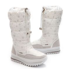 Women’s Snow Boots design which has a lot of practical structure with a zipper on the front is designed to provide the best comfort to women’s elegant feet. Women’s Snow Boots were made of plush, Eva, and nubuck leather. Designed by 4COLORDRESS Boots Gefüttert, Womens Winter Boots, Warm Winter Boots, Warm Snow Boots, Fashionable Snow Boots, Hot Boots, Winter Ankle Boots, Warm Shoes, Warm Boots