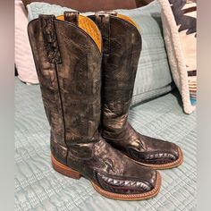 Euc 7.5 Tin Haul Co. "Jawsome" Women's Boots. Worn Maybe A Handful Of Times. Well Loved, Well Care For; Just At An Office (Desk) Job And Never Get To Show Them Off. Tin Haul, Desk Job, Better Love, Women's Boots, Office Desk, Womens Boots, Tin, Size 7, Desk