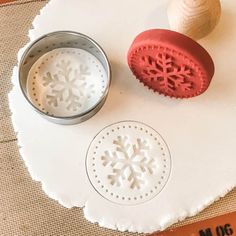 Salt Dough Ornaments Diy, How To Make Christmas Ornaments, Salt Dough Ornaments Christmas, Scented Salt Dough Ornaments, Salt Dough Ornament Ideas, Homemade Ornaments Christmas, Nordic Ornaments, Christmas Tree Ornaments Diy, Ornament Recipe