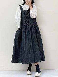 Descrição
O vestido feminino primavera vintage com fivela jeans é um item obrigatório para qualquer pessoa moderna. Com um padrão sólido e design na altura da panturrilha, este vestido é elegante e versátil. A gola quadrada acrescenta um toque único e a fivela incluída permite um ajuste personalizável. Perfeito para as estações de verão e primavera.
Recurso

Código do item: 7380341456958
Colarinho: Colarinho Quadrado
Padrão: sólido
Comprimento: comprimento da panturrilha
Destaque: Fivela
Estação: verão, primavera

Recomendações de lavagem:


A 40 ou 60 graus.

Lave com a roupa colorida, acrescente um detergente colorido.

Lavar à mão ou lavar à máquina. Spring Denim Dress With Square Neck, Spring Square Neck Denim Dress, Fitted Casual Pinafore Dress For Fall, Casual Fall Pinafore Dress For Workwear, Casual Knee-length Pinafore Dress For Fall, Casual Pinafore Dress For Work, Casual Fitted Pinafore Dress For Spring, Casual Square Neck Dress For Work, Casual Square Neck Workwear Dress