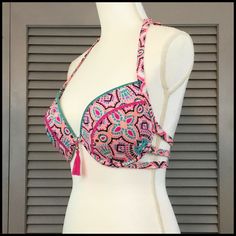 Nwot Shade And Shore Bikini Swim Top. Features Ties Around The Neck, A Slide Hook Closure In The Back And Light Lift Padded Cups. Shell Is 80% Nylon And 20% Spandex, Back Wing Lining Is 92% Polyester And 8% Spandex And The Cup Lining Is 100% Polyester. Hand Wash Cold. (Top Only) Size 34 D Fitted Multicolor Swimwear With Padded Cups, Fitted Halter Top With Padded Cups For Vacation, Fitted Halter Top With Padded Cups For Beach Season, Fitted Summer Halter Top With Underwire, Shades For Women, Swim Top, Hand Wash, Swimming, Shades