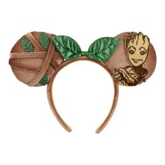 the headband is made out of bamboo and has an image of baby groote