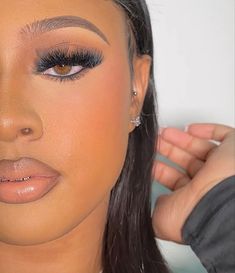 Black Waterline, Makeup Beauty Room, Natural Glam Makeup, Glitter Makeup Looks, Soft Makeup Looks, Makeup For Black Skin, Birthday Makeup, Brown Skin Makeup, Soft Glam Makeup