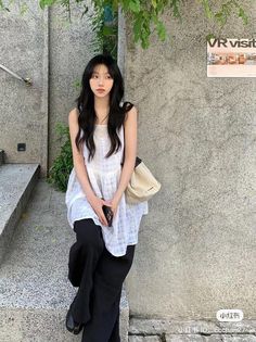 Acubi Club, Chinese Douyin, Korean Fashion Grunge, Y2k Acubi, Simple Streetwear, Dress Over Jeans, Acubi Fashion, Trendy Tiktok