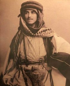 Nomad Fashion, 19th Century Portraits, Arabian Art, Arab Culture, Framed Wallpaper, Belly Dance Costumes, Islamic Art Calligraphy, Arabian Nights, Ap Art