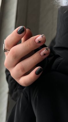 Cute Pink Nails Short With Design, Short Nail Designs Witchy, Short Nails Painted Simple, Grunge Emo Nails, Simple Goth Nail Ideas, French Alternative Nails, Black Gel Nail Designs Short, Short Black Nail Designs Gel, Short Alternative Nails