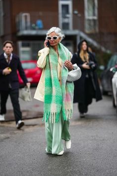 Denmark Street Style, Fashion Week Street Style Winter, French Winter Fashion, Copenhagen Fashion Week Street Style, Pfw Street Style, Denmark Fashion, Italian Fashion Street, Copenhagen Street Style, Autumn Winter 2023