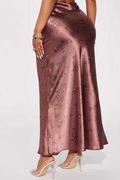 Long Satin Skirt, Copper Fashion, Buy Myself Flowers, Girly Style Outfits, African Attire Dresses, Flower Print Skirt, Satin Maxi Skirt, Muslim Outfits Casual, Muslim Outfits