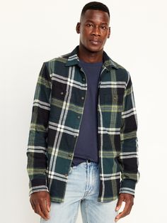 spread collar long sleeves buttoned cuffs button front button-patch chest pockets relaxed fit hits at hip model is approx.  6'1" and wears size mmachine wash according to the care instruction label Green Flannel Shirt, Concert Ideas, Holiday Gifts For Men, Green Flannel, Old Navy Men, Deep Winter, Mens Flannel, Mens Fashion Fall, Pocket Shirt