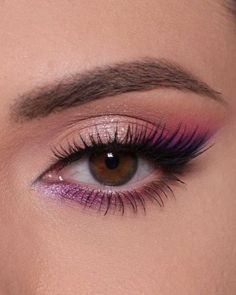 Purple Makeup Looks, Maquillage On Fleek, Eye Makeup Images, Prom Eye Makeup, Pink Eye Makeup, Cute Eye Makeup, Eye Makeup Pictures, Purple Makeup, Makijaż Smokey Eye