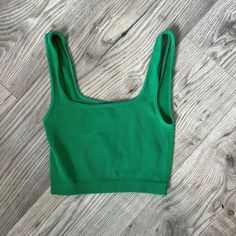 Super Cute And Perfect For Summer. Zara Never Worn Before Cropped Tank Top. Tags Still On. Basic Green Crop Top, Green Seamless Crop Top, Green Stretch Summer Crop Top, Green Stretch Crop Top For Summer, Summer Stretch Green Crop Top, Green Crop Top Tank For Day Out, Zara Green Stretch Tops, Green Seamless Summer Tank Top, Green Seamless Summer Crop Top