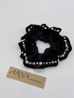 ARNA Creation Boutique , where you can found different accessories like headbands, fascinators, scrunchies, elastics, bridal headbands and different hairpieces. Net Scrunchies, Bead Scrunchie, Pearl Scrunchie, Black Scrunchie Aesthetic, Bridesmaid Hairstyle, Black Scrunchies, Bridal Headbands, Velvet Scrunchie, Hair Elastic