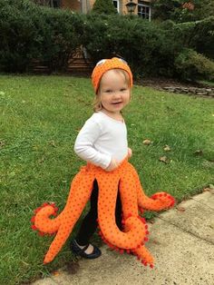 Octopus Costume for Toddlers || bonnieprojects.blogspot.com || except wear matching t-shirt & leggings Squid Costume, Diy Fantasia, Toddler Boy Halloween Costumes, Sea Costume, Baby Kostüm