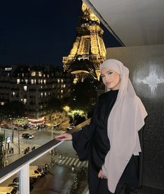 Arab Desert, Veiled Woman, Ginger Hair Color, Hijab Trends, Modest Fits, Hijabi Aesthetic, Paris Outfits