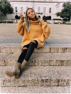 @kendallhall42🌞 Simple Christmas Outfits For Women, Boho Fall Outfits, Fall Outfits For Teen Girls, Fall Outfits 2018, Simple Winter Outfits, Classy Fall Outfits, Sweater Outfits Fall, Pullover Mode, Fall Dress Outfit